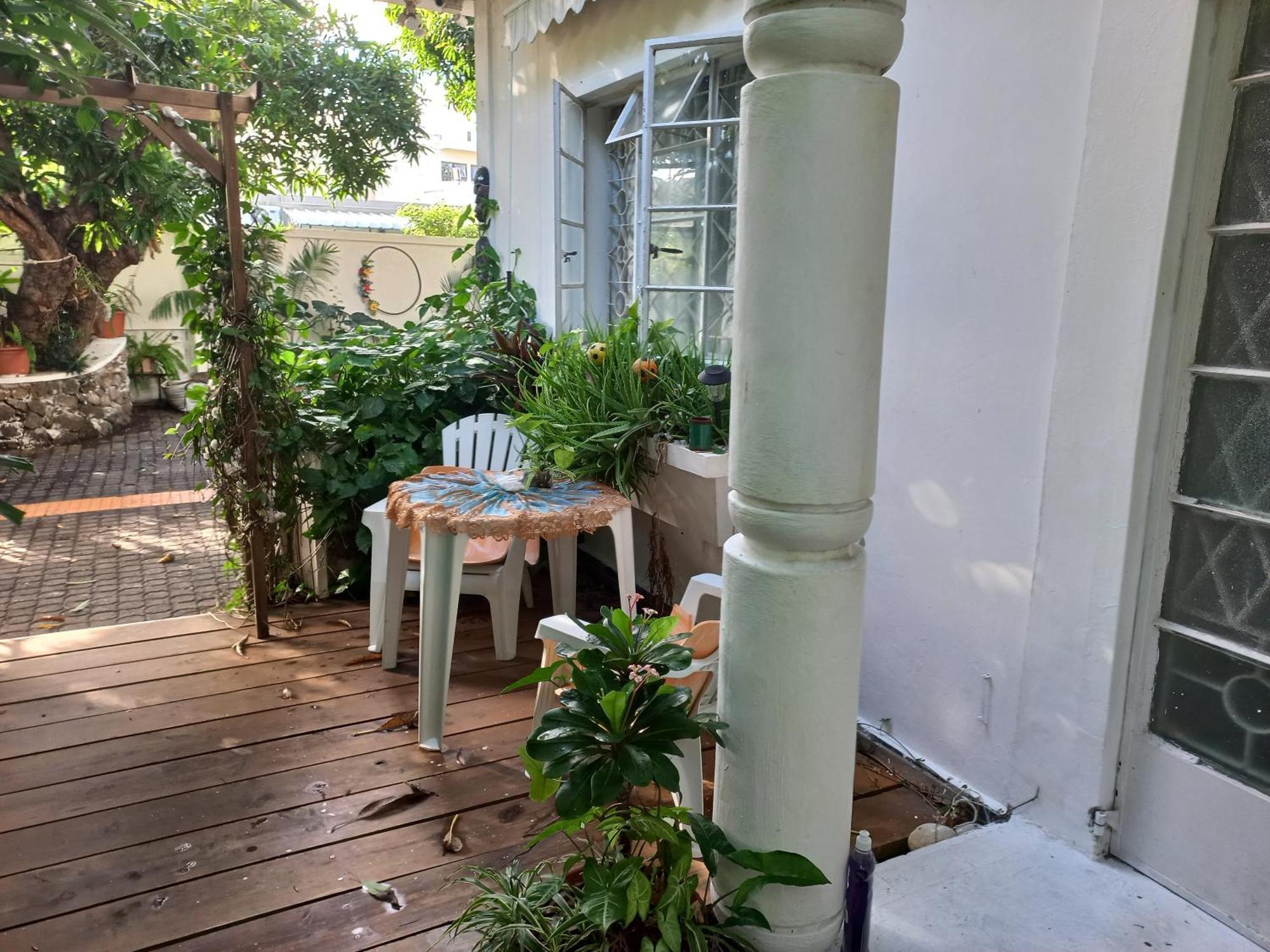 Open Air Cafe & Apartments Port Louis Luaran gambar