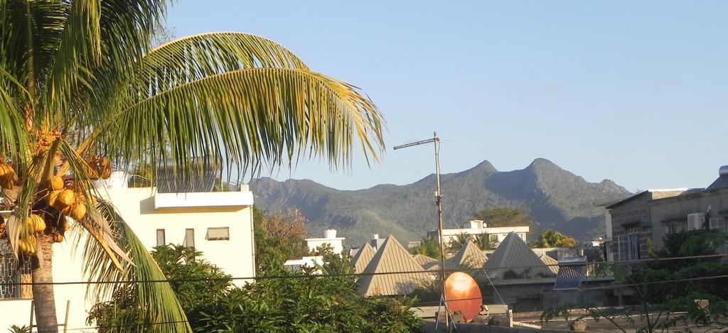 Open Air Cafe & Apartments Port Louis Luaran gambar